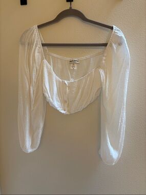 Dippin Daisys White Peasant Crop Top - Long Sleeve size medium